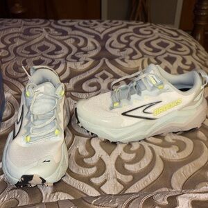 Brooks Women's Caldera 8 Trail Running Sneakers Size 8 New Box Lid Missing
